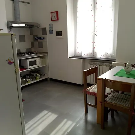 Charming 2-bedroom In The Heart Of Génova
